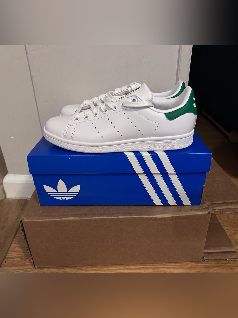 Stan Smith Adidas White Leather Sneakers with Green Heel
